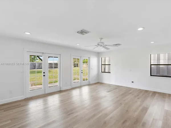 $3,900 | Coral Manor, Deerfield Beach, FL 33441