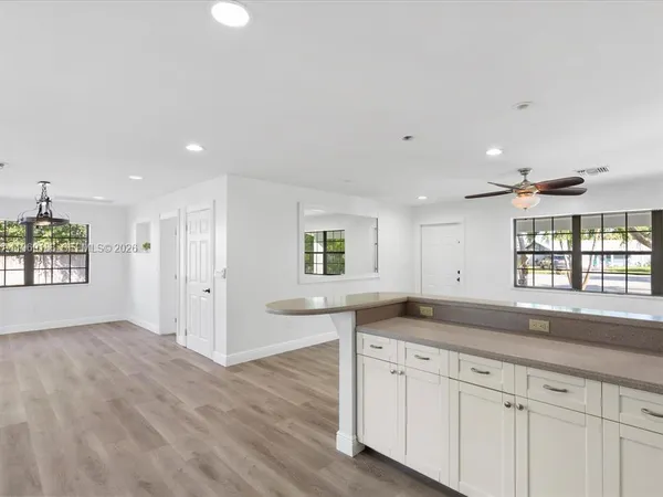 $3,900 | Coral Manor, Deerfield Beach, FL 33441