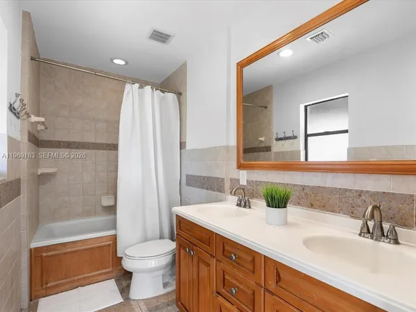 $3,900 | Coral Manor, Deerfield Beach, FL 33441