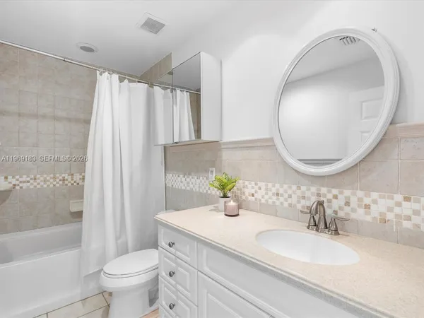 $3,900 | Coral Manor, Deerfield Beach, FL 33441