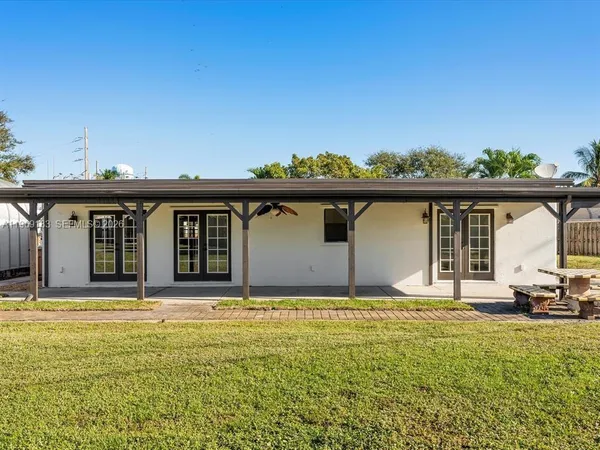 $3,900 | Coral Manor, Deerfield Beach, FL 33441