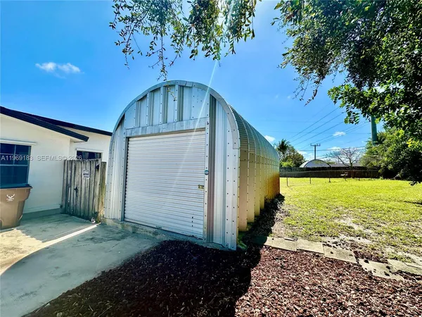 $3,900 | Coral Manor, Deerfield Beach, FL 33441