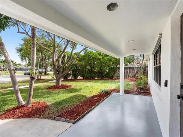 $3,900 | Coral Manor, Deerfield Beach, FL 33441
