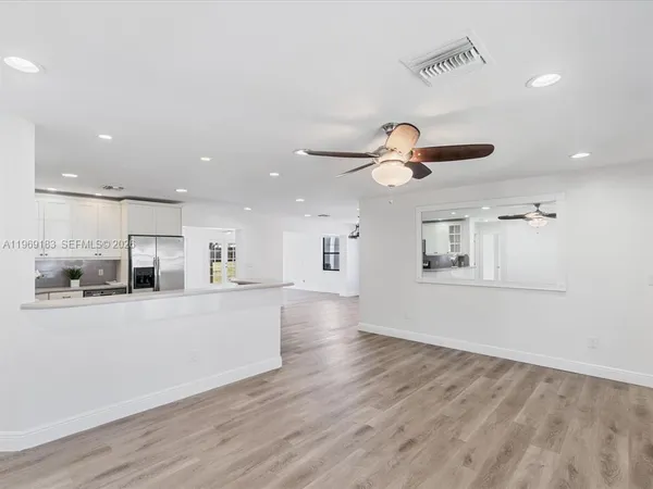 $3,900 | Coral Manor, Deerfield Beach, FL 33441