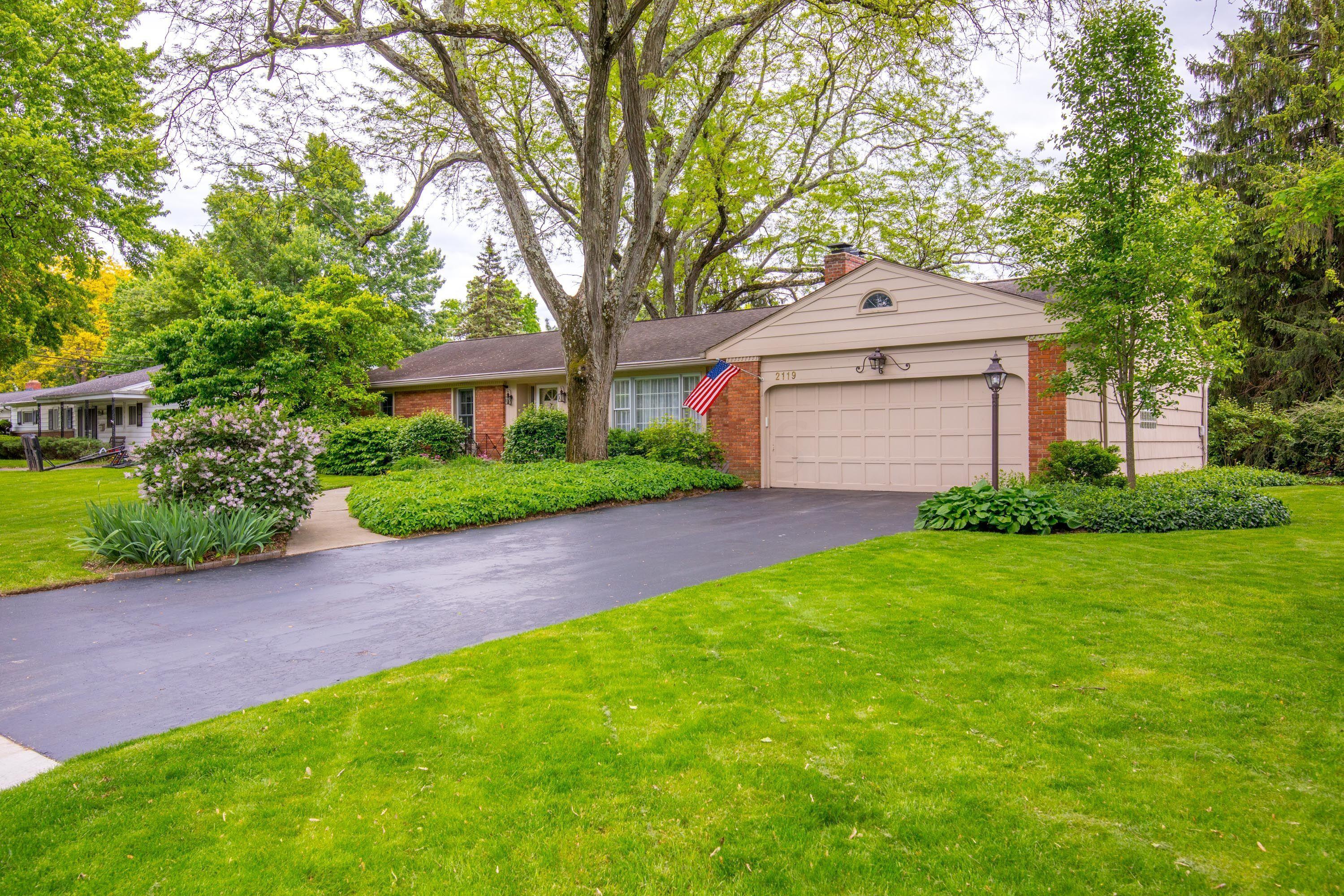 2119 Middlesex Road Columbus, OH 43220 - Photo 2 of 40