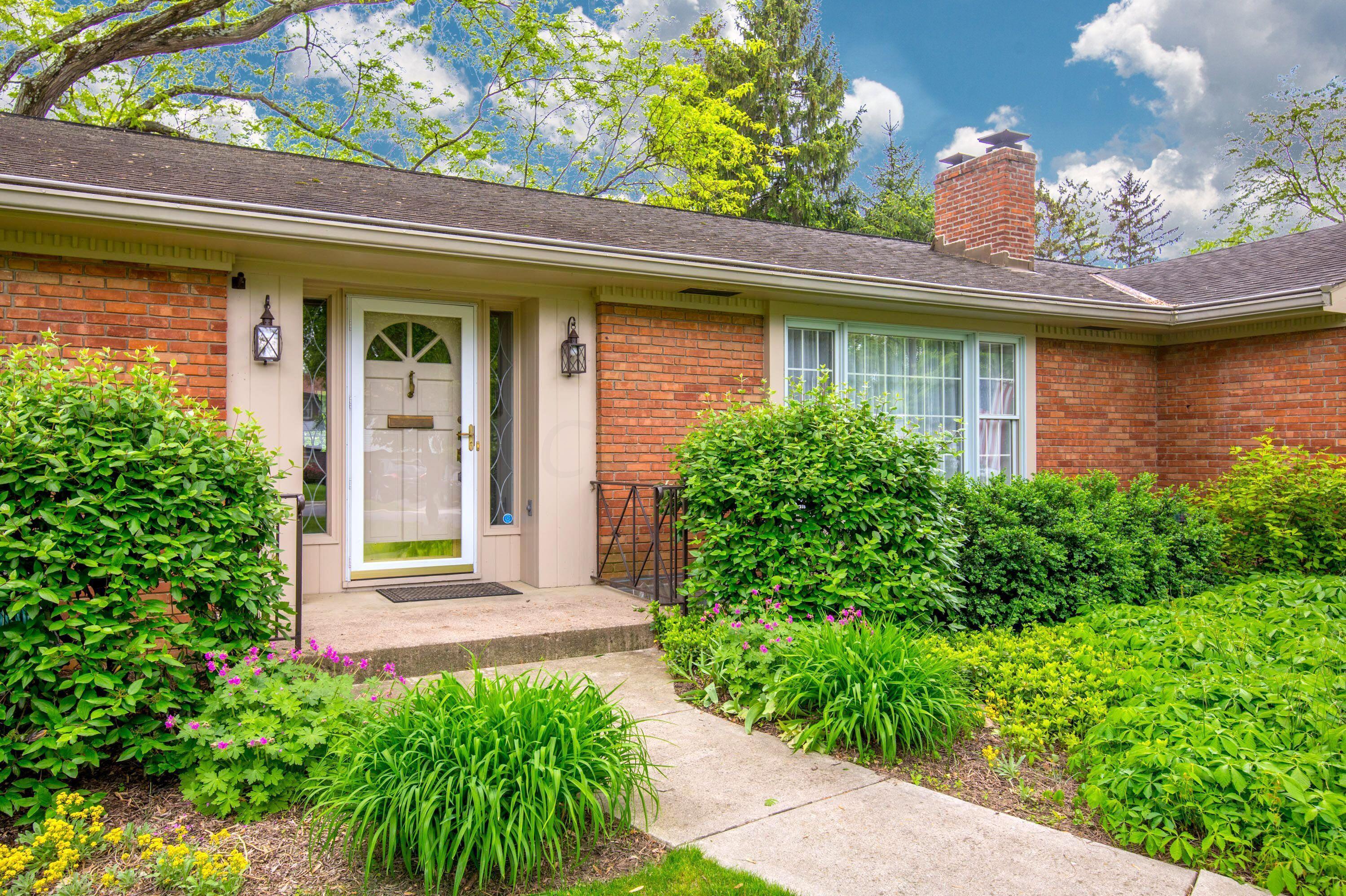 2119 Middlesex Road Columbus, OH 43220 - Photo 3 of 40