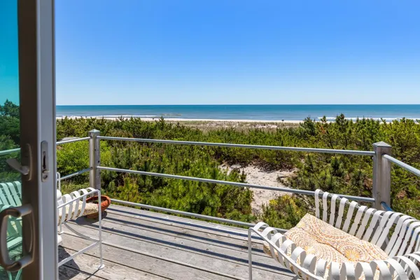 $1,295,000 | 273 Lewis Walk, Ocean Beach, NY 11770