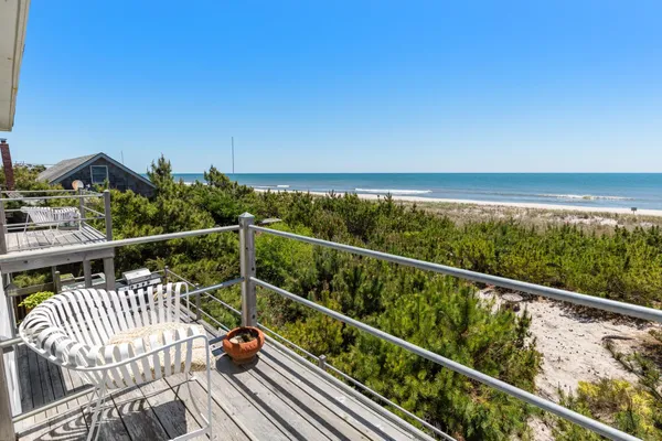$1,295,000 | 273 Lewis Walk, Ocean Beach, NY 11770