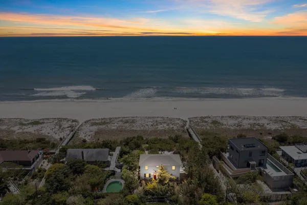 $1,295,000 | 273 Lewis Walk, Ocean Beach, NY 11770