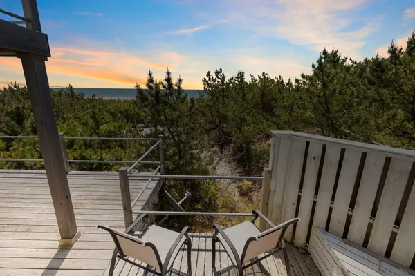 $1,295,000 | 273 Lewis Walk, Ocean Beach, NY 11770