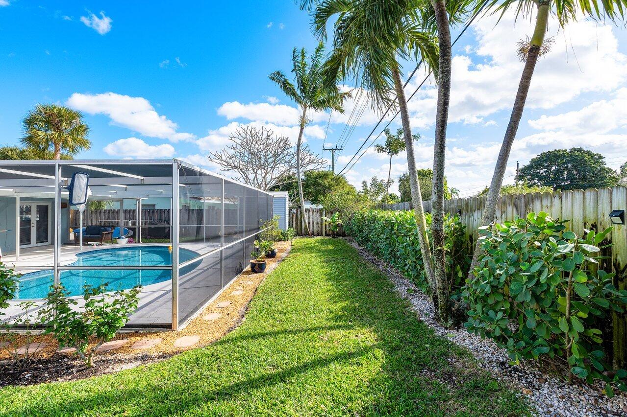 1312 Southwest 7th Street Boca Raton, FL 33486 - Photo 25 of 39 Back yard