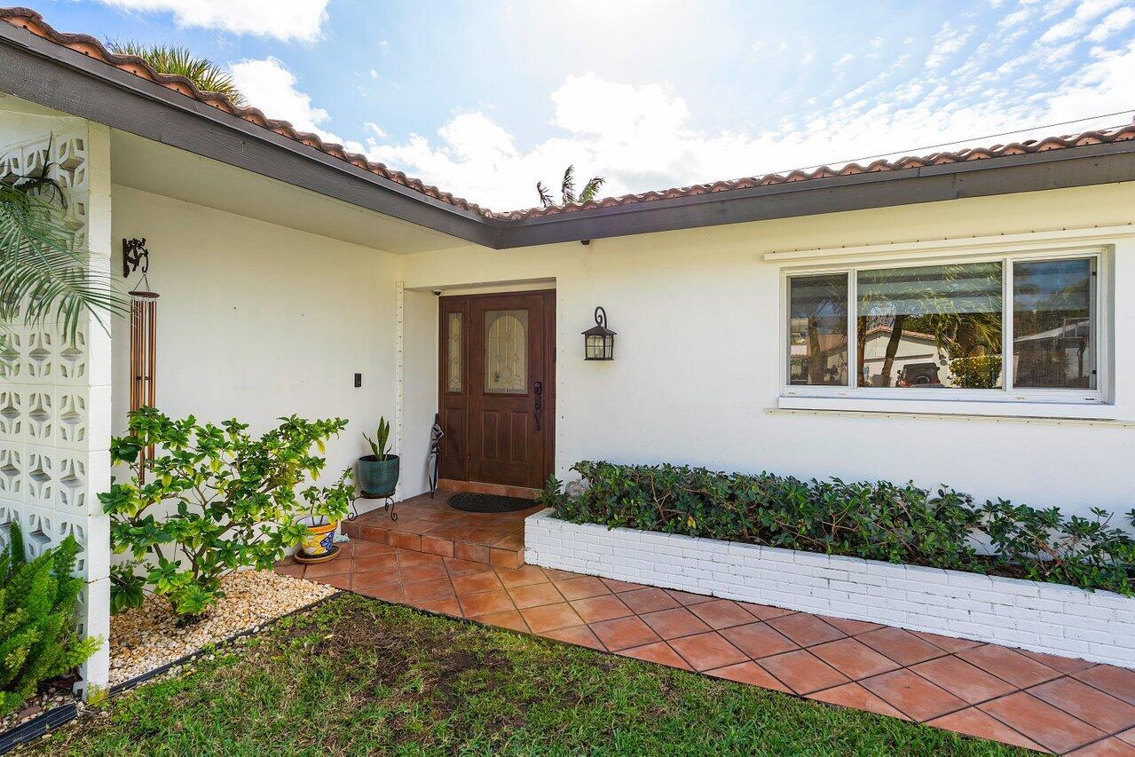 1312 Southwest 7th Street Boca Raton, FL 33486 - Photo 3 of 39 Entry Day