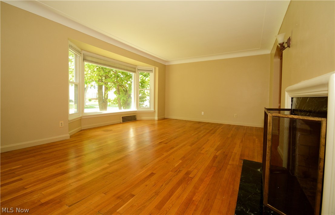 2623 Milton Road Cleveland, OH 44118 - Photo 2 of 35