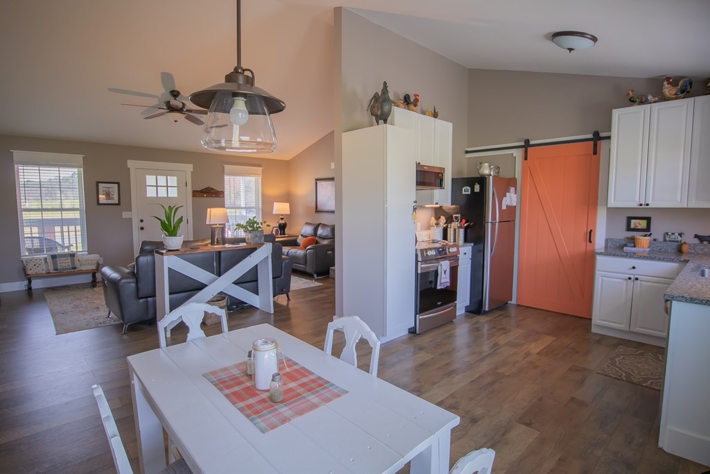 1709 Sand Plant Road Sevierville, TN 37876 - Photo 10 of 33 Gallery Image 10