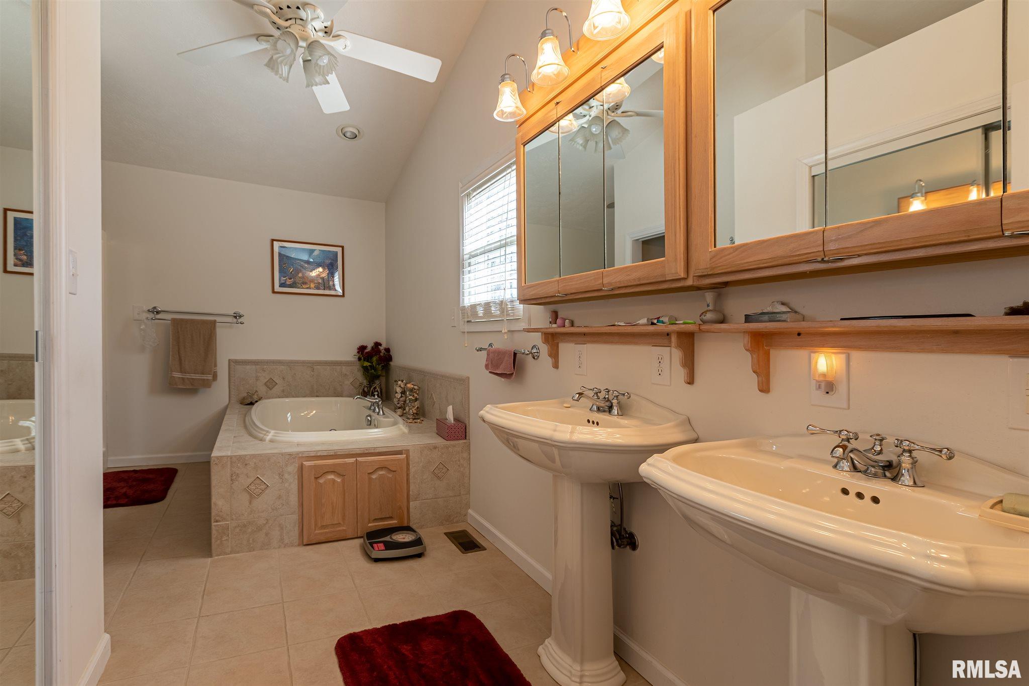 322 Branson Woods Road Carbondale, IL 62902 - Photo 16 of 41 Gallery Image 16