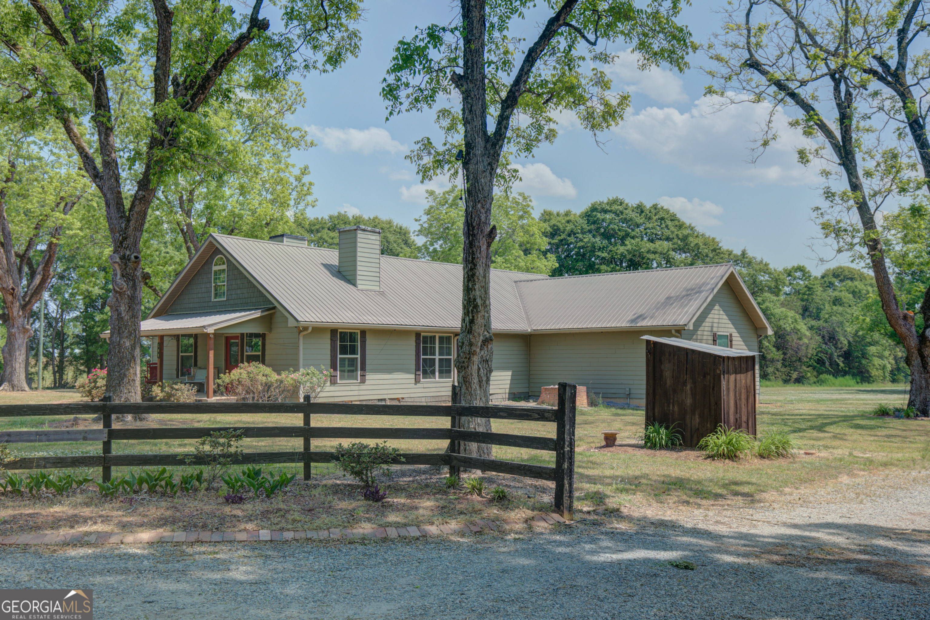 198 Matbeth Road Barnesville, GA 30204 - Photo 4 of 33