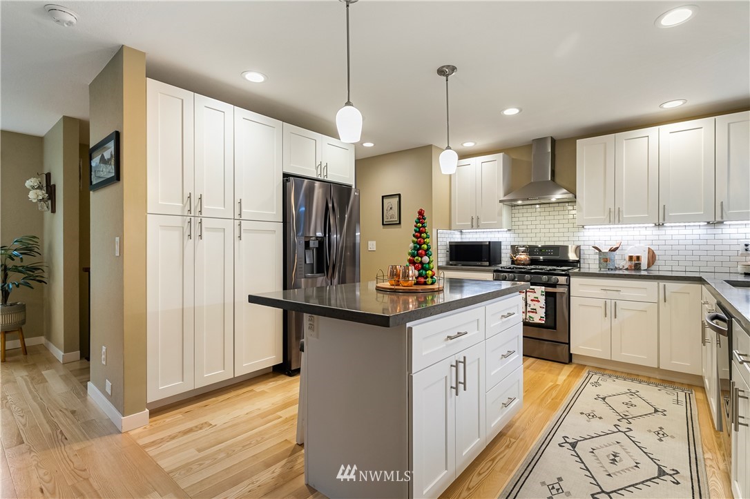 4205 Ridgewood Avenue Bellingham, WA 98229 - Photo 9 of 37 Gallery Image 9