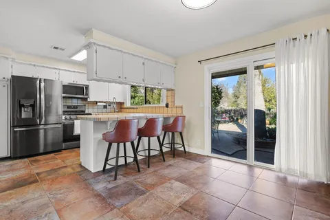 $424,900 | 3404 Snavely Drive, Redding, CA 96003