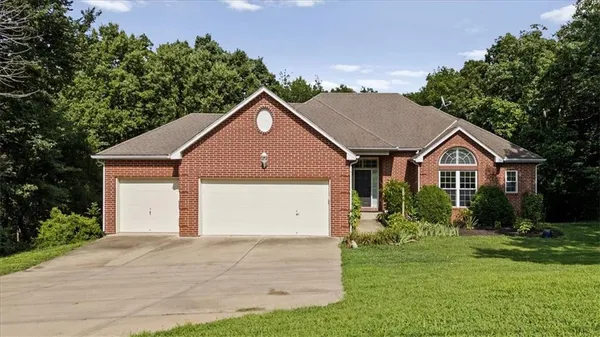 $650,000 | 8565 Waverly Road, De Soto, KS 66018
