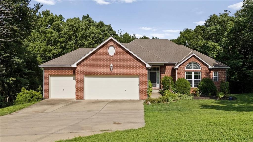 8565 Waverly Road De Soto, KS 66018 - Photo 1 of 45
