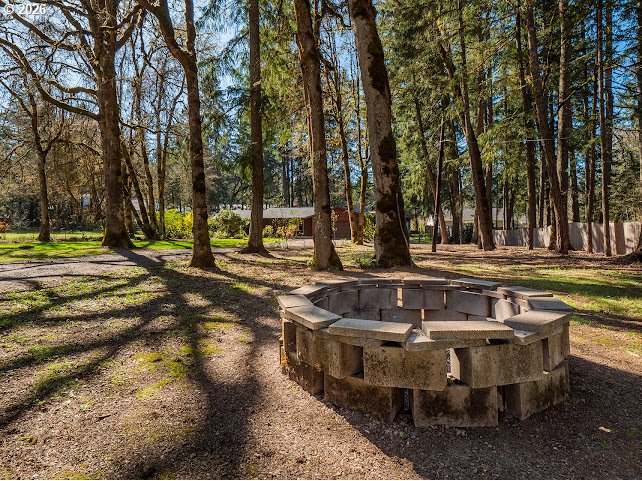 87974 8th Street Veneta, OR 97487 - Photo 11 of 48 a view of a fountain with tree s
