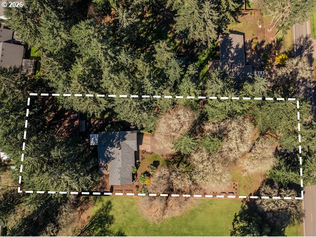 87974 8th Street Veneta, OR 97487 - Photo 2 of 48 a view of lake