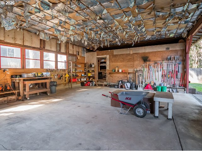 87974 8th Street Veneta, OR 97487 - Photo 46 of 48 a view of a room with gym equipment