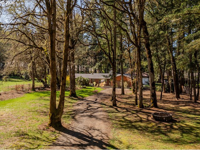 87974 8th Street Veneta, OR 97487 - Photo 6 of 48 a view of a yard with swimming pool