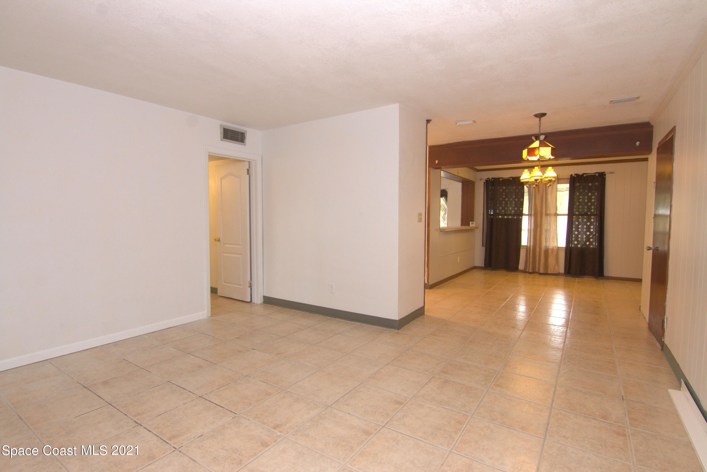 1201 Montclair Road Cocoa, FL 32922 - Photo 6 of 20 Social area