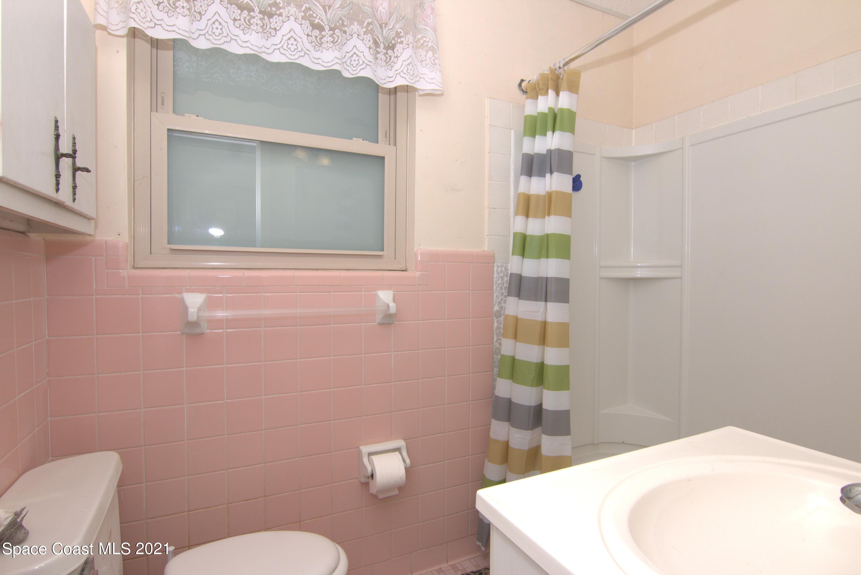 1201 Montclair Road Cocoa, FL 32922 - Photo 9 of 20 bathroom
