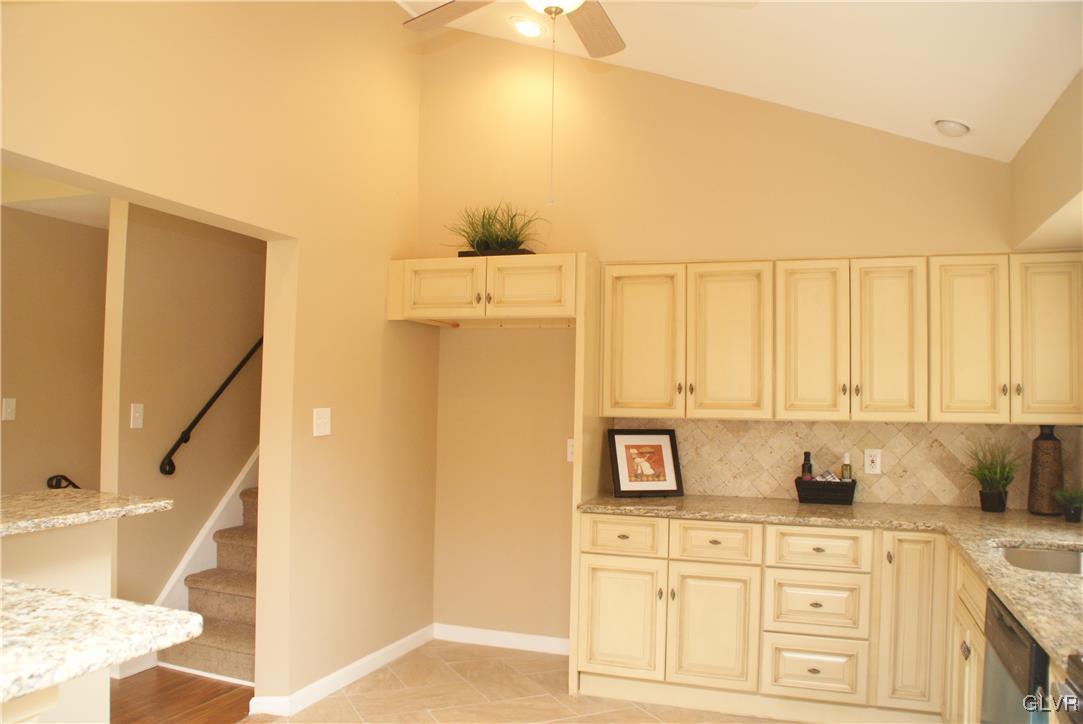 1972 Hopewell Road Bethlehem, PA 18017 - Photo 8 of 26 Gallery Image 8