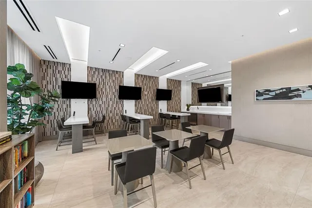 $2,250,000 | 111 South Pineapple Avenue, Unit 615, Sarasota, FL 34236