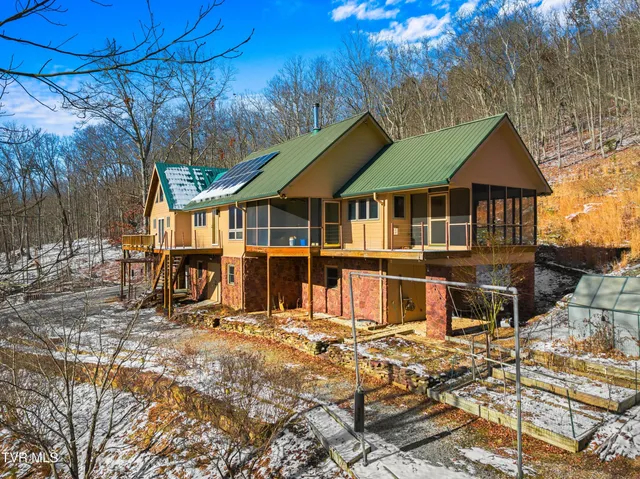 $777,777 | 1231 Vardy Blackwater, Sneedville, TN 37869