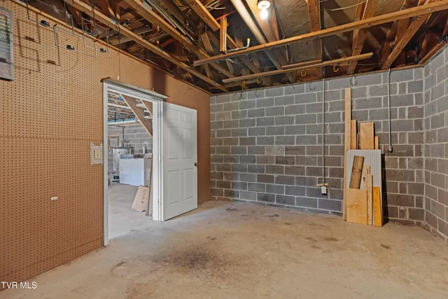 $777,777 | 1231 Vardy Blackwater, Sneedville, TN 37869