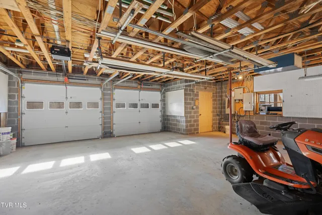 $777,777 | 1231 Vardy Blackwater, Sneedville, TN 37869