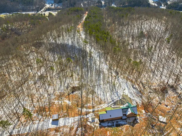 $777,777 | 1231 Vardy Blackwater, Sneedville, TN 37869