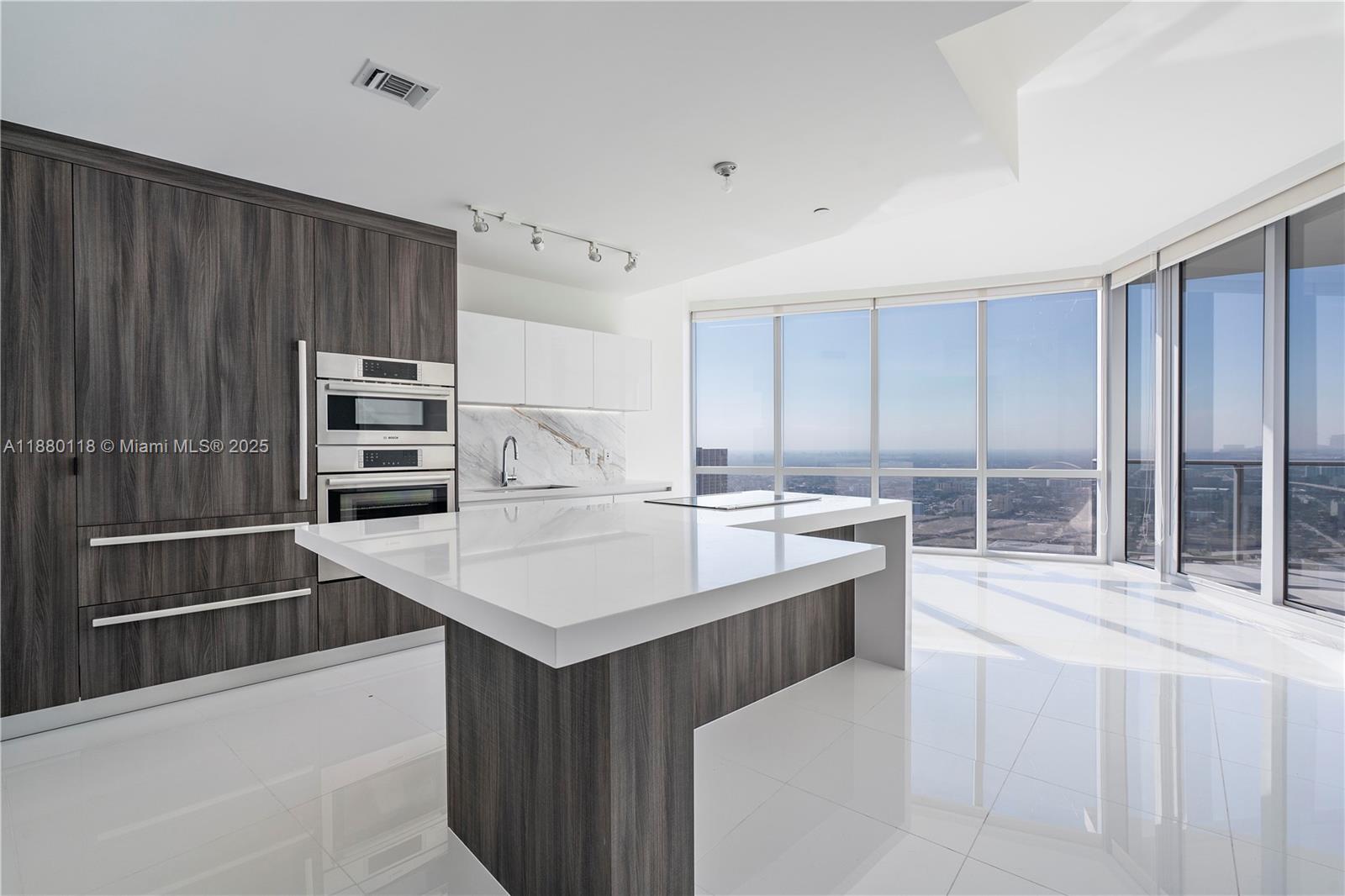 851 Northeast 1st Avenue, Unit 4310 Miami, FL 33132 - Photo 5 of 49