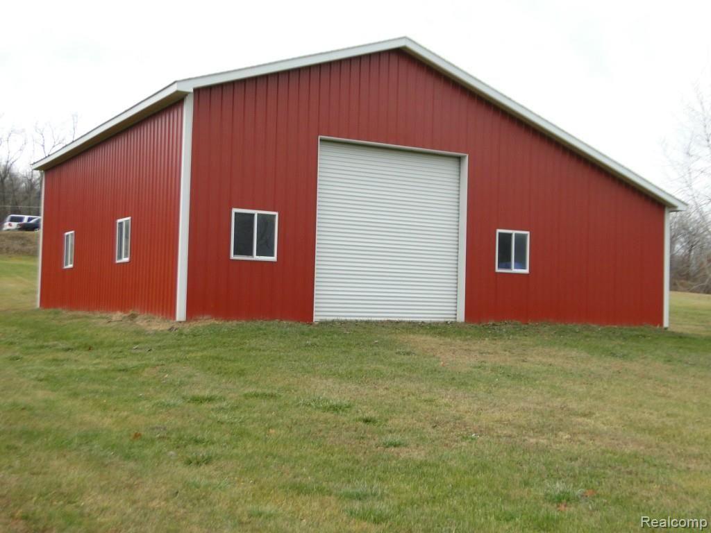 1802 Millville Road Lapeer, MI 48446 - Photo 33 of 38 Barn Rear