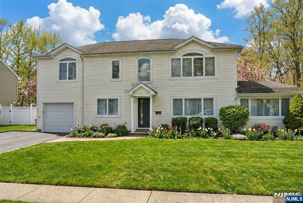 53 Lockwood Drive Waldwick, NJ 07463 - Photo 1 of 26