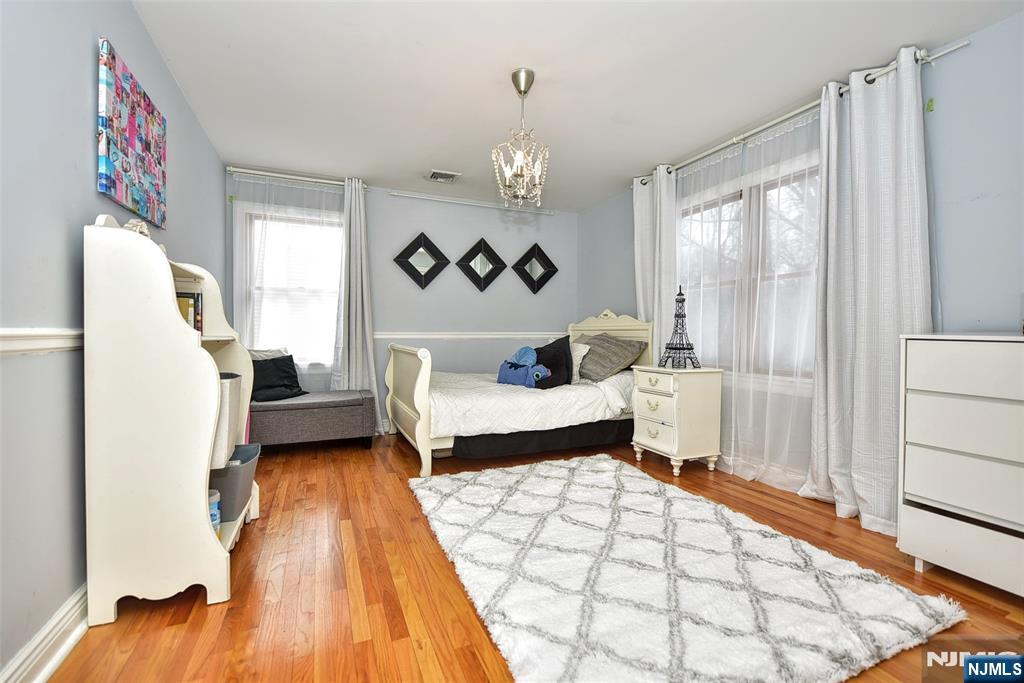 53 Lockwood Drive Waldwick, NJ 07463 - Photo 15 of 26