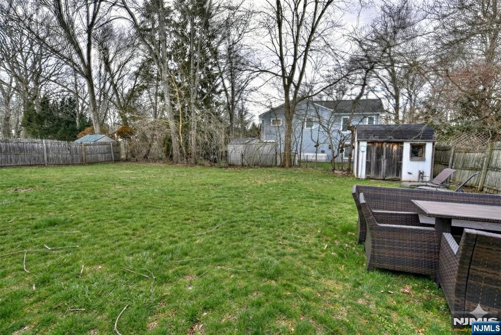 53 Lockwood Drive Waldwick, NJ 07463 - Photo 23 of 26