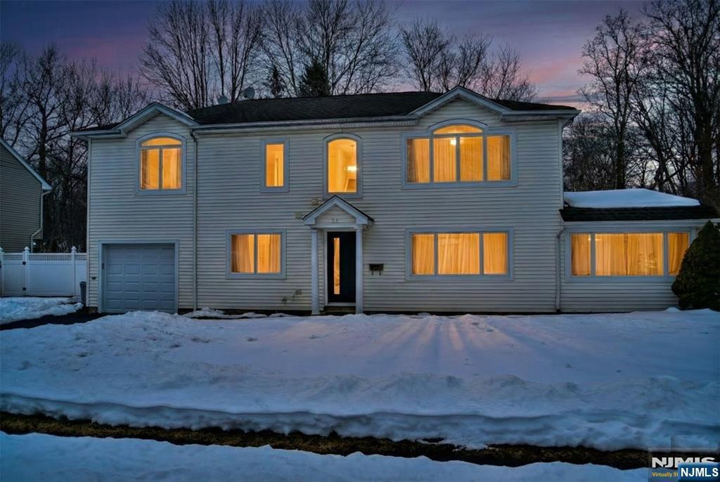 53 Lockwood Drive Waldwick, NJ 07463 - Photo 3 of 26