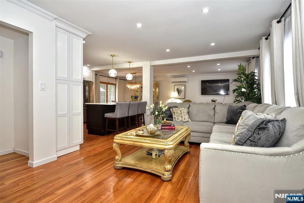 53 Lockwood Drive Waldwick, NJ 07463 - Photo 6 of 26