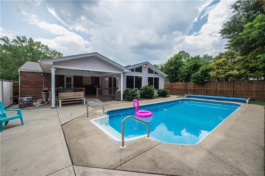 23 Stancey Road Pittsburgh, PA 15220 - Photo 24 of 25 Porch overlooks this lovely backyard oasis!!
