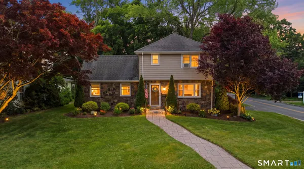 $359,900 | 2 Stephen Street, Manchester, CT 06040