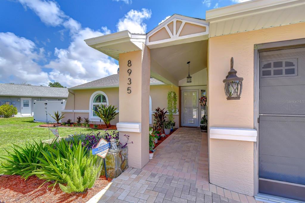 8935 Ruger Drive New Port Richey, FL 34655 - Photo 2 of 32 Gallery Image 2