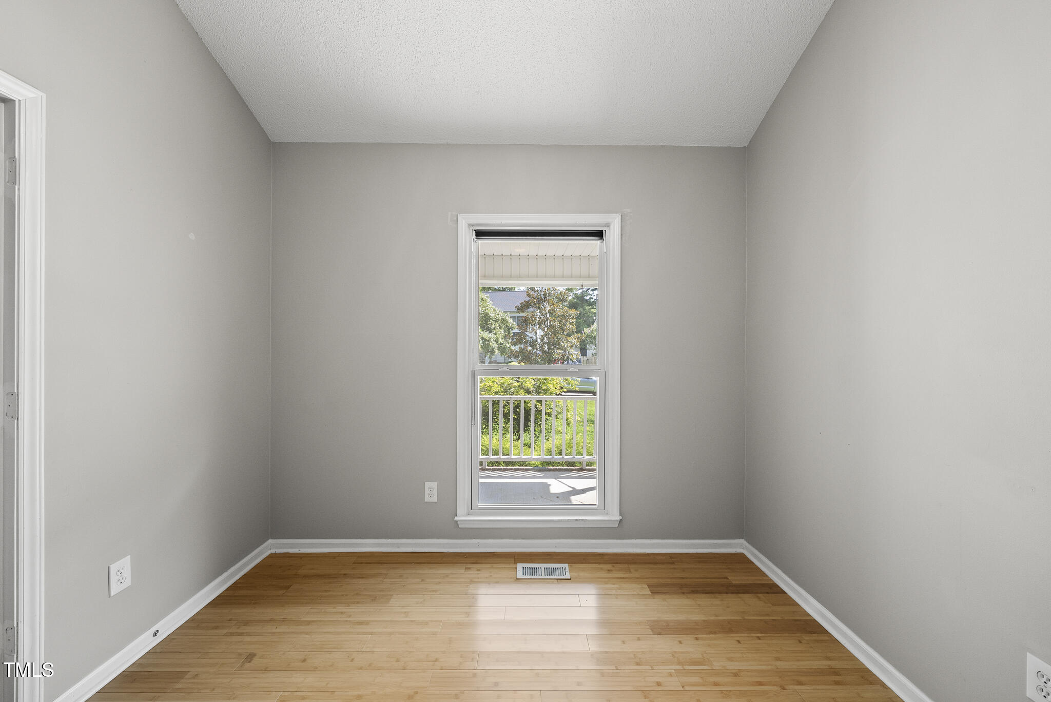 2717 Kempsford Place Raleigh, NC 27604 - Photo 17 of 34 DSC04582
