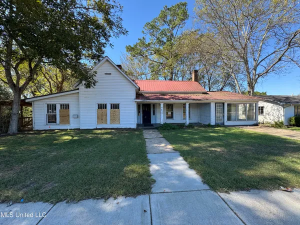 $72,000 | 155 Main Street, Raleigh, MS 39153