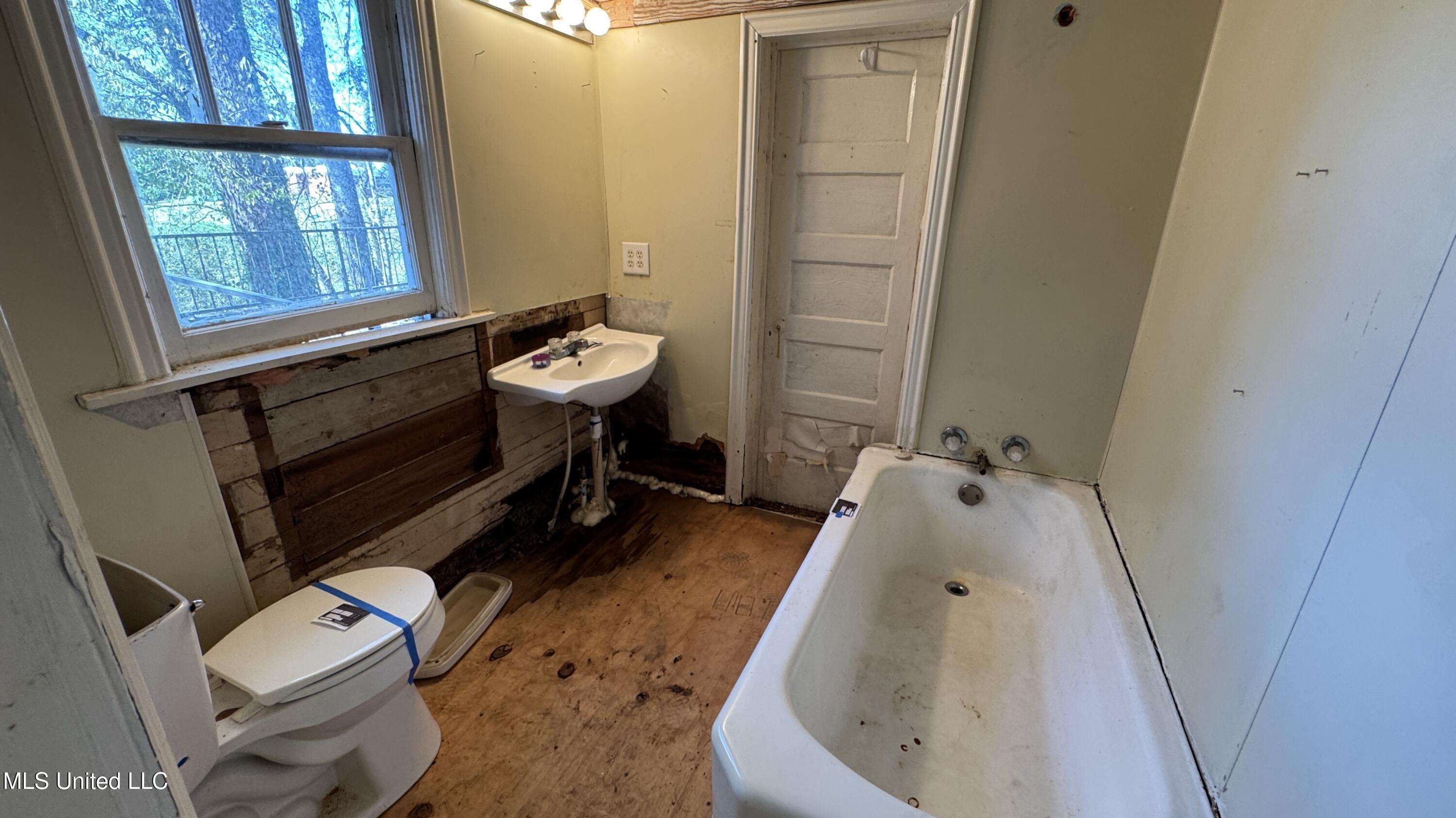 155 Main Street Raleigh, MS 39153 - Photo 17 of 46 IMG_E6357