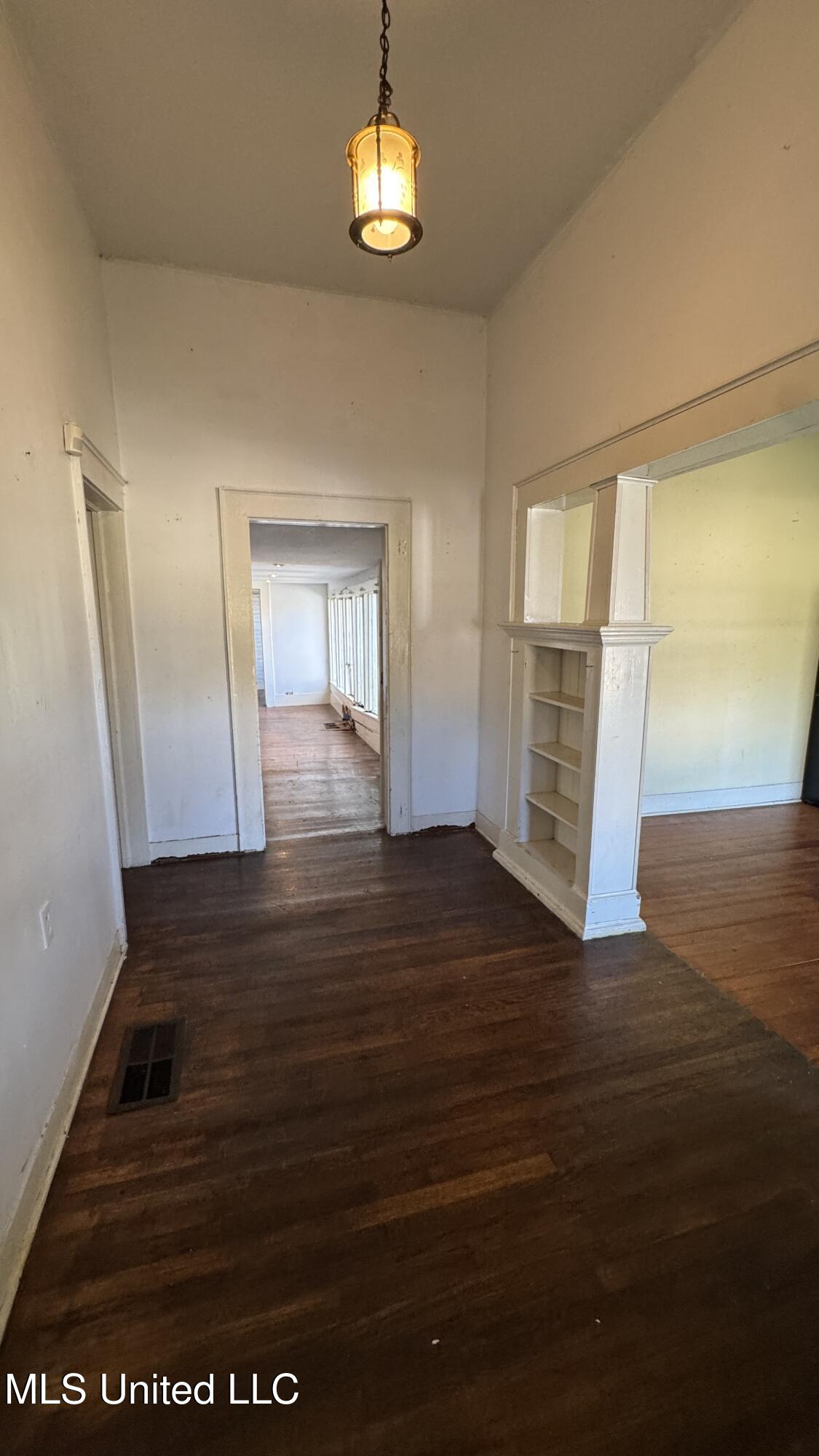 155 Main Street Raleigh, MS 39153 - Photo 4 of 46 IMG_E6388